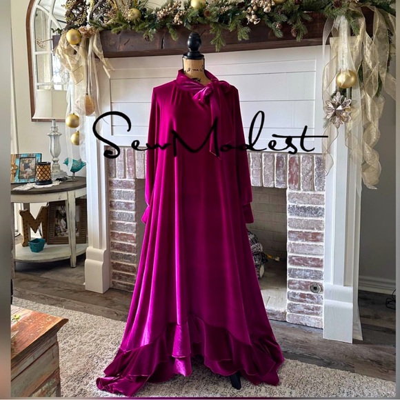 Dresses & Skirts - Reserved 🩷Magenta velvet dress🩷